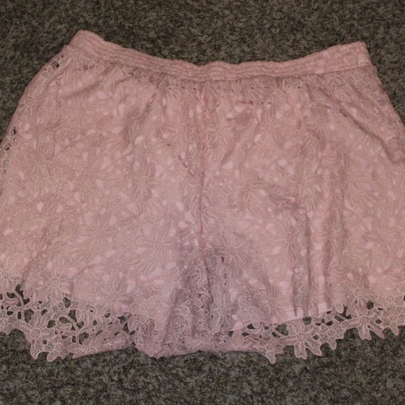 Lane Bryant Lace Overlay Pull On Shorts H10319 - Picture 2 of 7